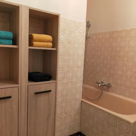 Apartament Chez Tata Malou - Maison Avec Jardin, Cour Fermee, Proche Toutes Commodites *