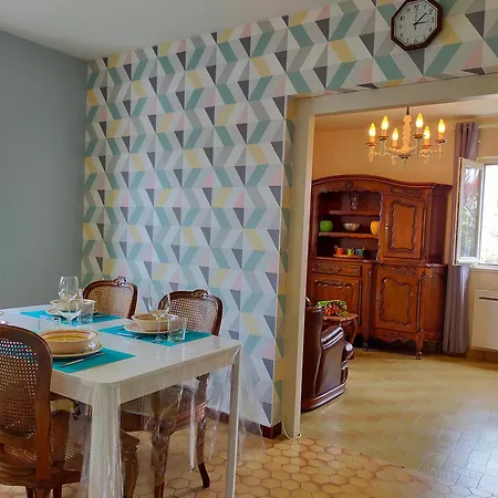 Chez Tata Malou - Maison Avec Jardin, Cour Fermee, Proche Toutes Commodites * Saint-Julien-Chapteuil