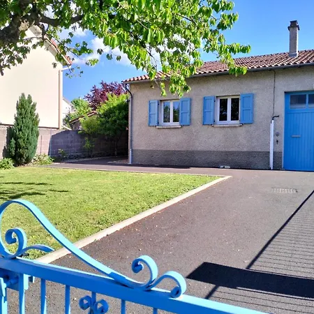 Chez Tata Malou - Maison Avec Jardin, Cour Fermee, Proche Toutes Commodites * Saint-Julien-Chapteuil